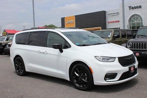 2024 Chrysler Pacifica Touring-L