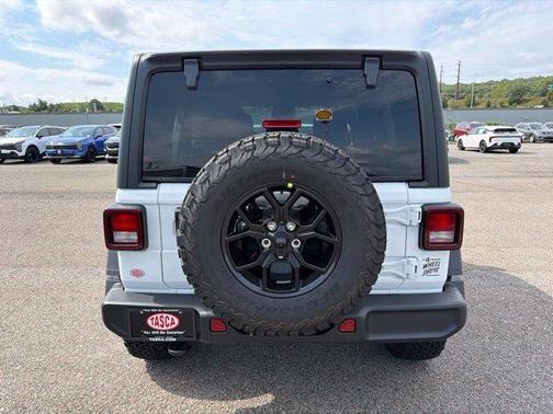 Bright White Clearcoat 2027 Jeep Wrangler Sport