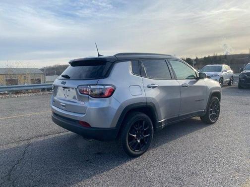2022 Jeep Compass Altitude