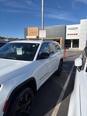 2023 Jeep Grand Cherokee L Laredo