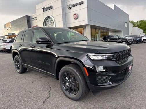 2025 Jeep Grand Cherokee Laredo