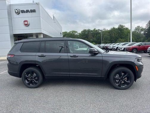 2025 Jeep Grand Cherokee L Laredo