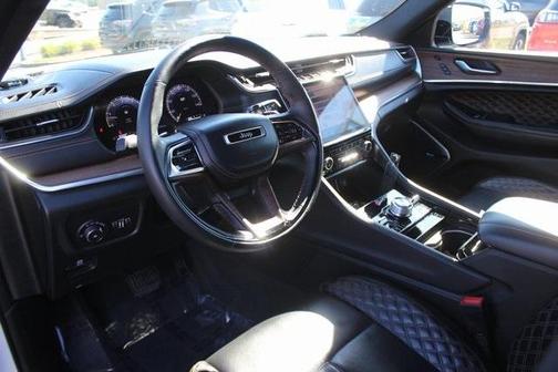 2022 Jeep Grand Cherokee Summit
