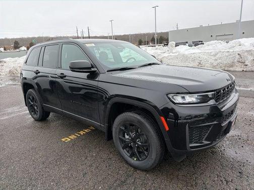 2026 Jeep Grand Cherokee Laredo