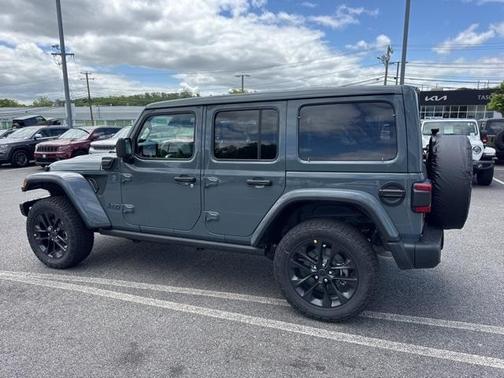 2025 Jeep Wrangler 4xe Sahara