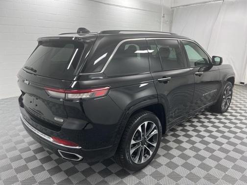 2022 Jeep Grand Cherokee Overland