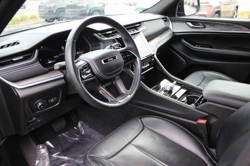 2022 Jeep Grand Cherokee Overland