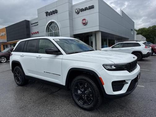2025 Jeep Grand Cherokee Laredo