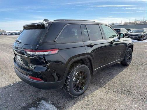 2026 Jeep Grand Cherokee Laredo