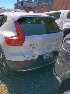 2019 Volvo XC40 MOMENTUM