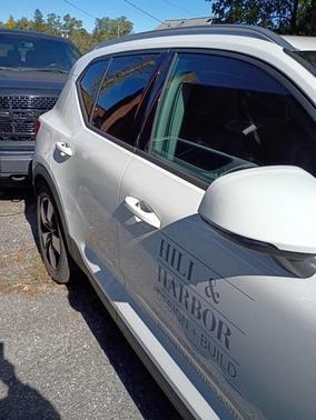 2019 Volvo XC40 MOMENTUM