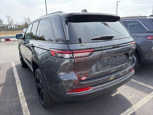 Metallic 2026 Jeep Grand Cherokee Limited