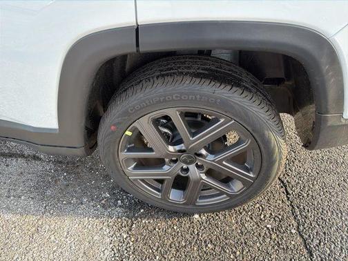 Bright White Clearcoat 2026 Jeep Compass Limited