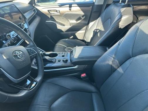 2024 Toyota Highlander 