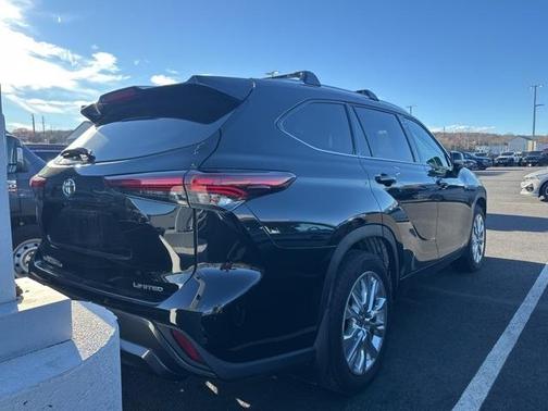 2024 Toyota Highlander 