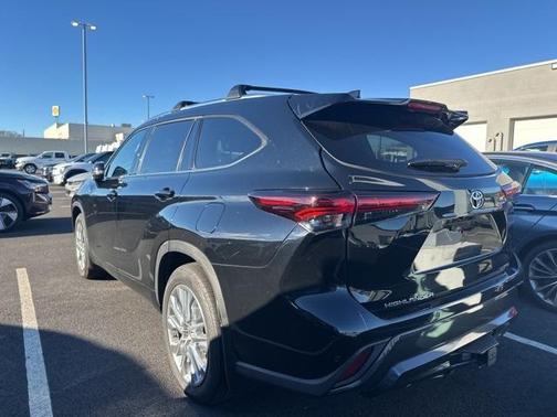 2024 Toyota Highlander 