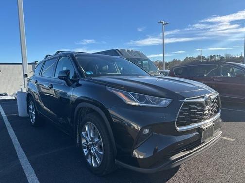 2024 Toyota Highlander 