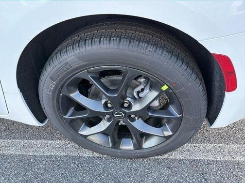Bright White Clearcoat 2026 Chrysler Pacifica Select