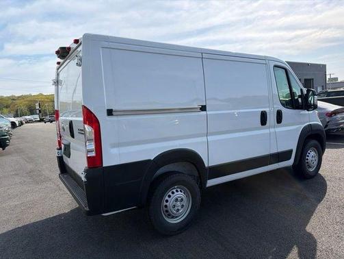 Bright White Clearcoat 2026 RAM ProMaster 1500 Low Roof