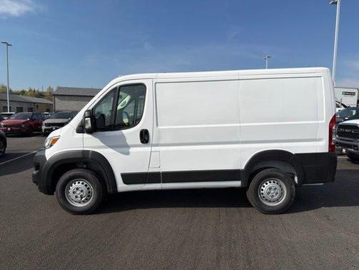 Bright White Clearcoat 2026 RAM ProMaster 1500 Low Roof