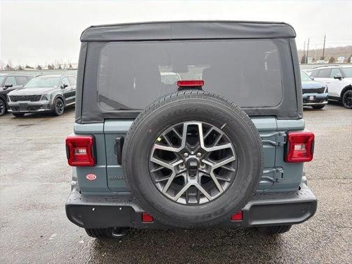 Anvil Clearcoat 2026 Jeep Wrangler Sahara