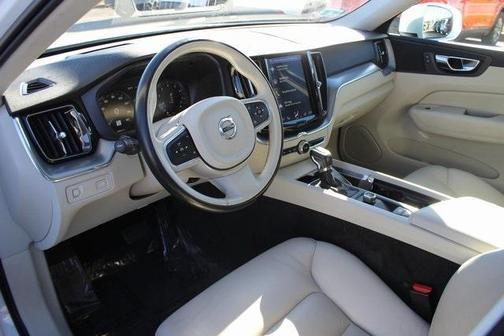 2018 Volvo XC60 T6 Momentum