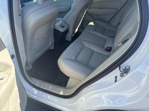 2018 Volvo XC60 T6 Momentum