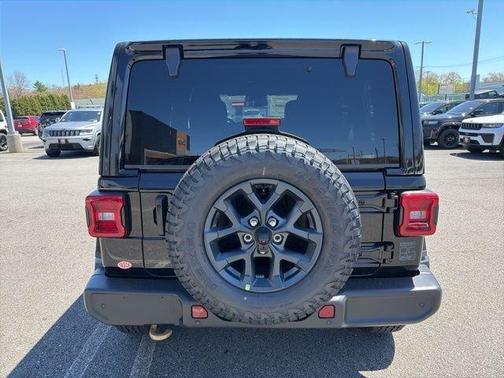 Black Clearcoat 2026 Jeep Wrangler Sport