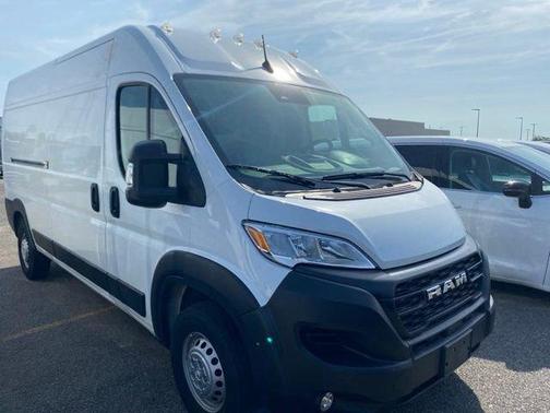 White 2025 RAM ProMaster 2500 High Roof