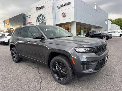 2025 Jeep Grand Cherokee Laredo