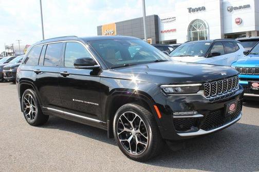 Black 2025 Jeep Grand Cherokee Summit