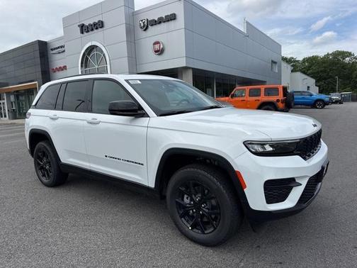 2025 Jeep Grand Cherokee Laredo