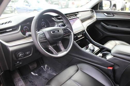 Black 2023 Jeep Grand Cherokee Limited