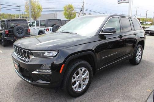 Black 2023 Jeep Grand Cherokee Limited