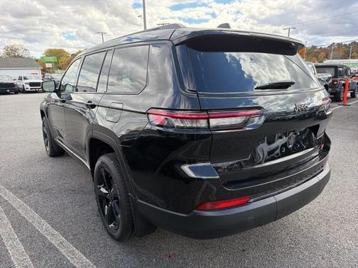 2025 Jeep Grand Cherokee L Laredo