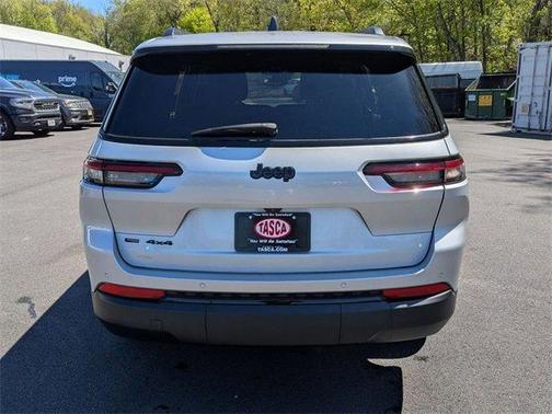2022 Jeep Grand Cherokee L Laredo