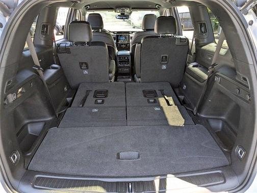 2022 Jeep Grand Cherokee L Laredo