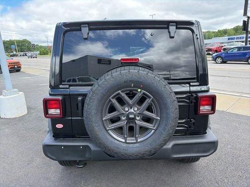 Black Clearcoat 2026 Jeep Wrangler Sport
