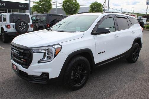 White 2024 GMC Terrain AT4