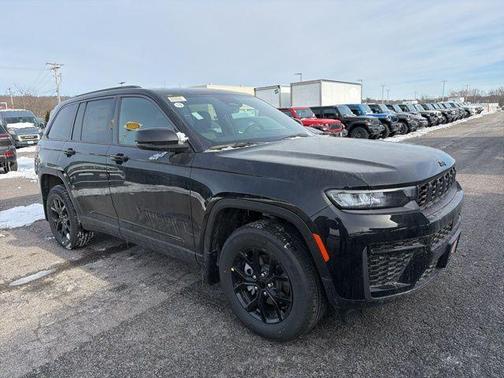 Diamond Black 2026 Jeep Grand Cherokee Laredo