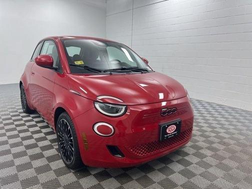 2024 FIAT 500e Base