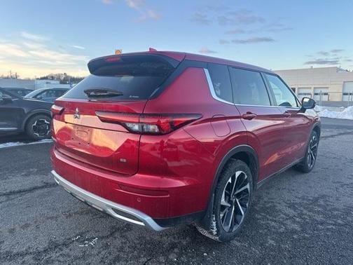 2024 Mitsubishi Outlander 