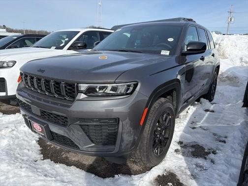 2026 Jeep Grand Cherokee Laredo