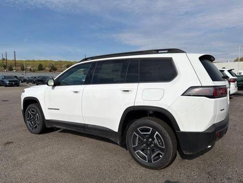 Bright White Clearcoat 2026 Jeep Cherokee LAREDO/LIMITED