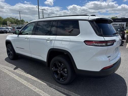 2025 Jeep Grand Cherokee L Laredo