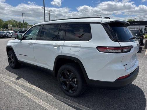 2025 Jeep Grand Cherokee L Laredo