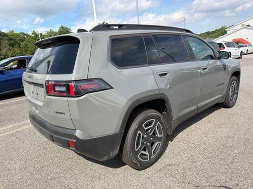 Sting Gray Clearcoat 2026 Jeep Cherokee LAREDO/LIMITED