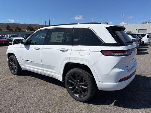 Bright White Clearcoat 2026 Jeep Grand Cherokee Limited