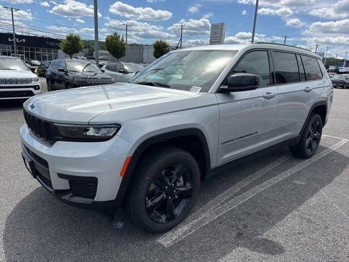 2025 Jeep Grand Cherokee L Laredo