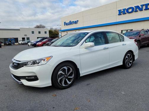 Photo 3 of 30 of 2016 Honda Accord EX